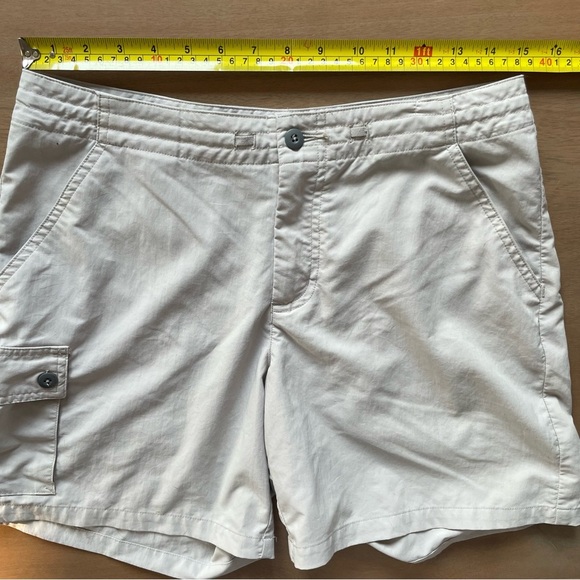 Patagonia Women's Light Tan Inter-Continental Shorts - Picture 6 of 8